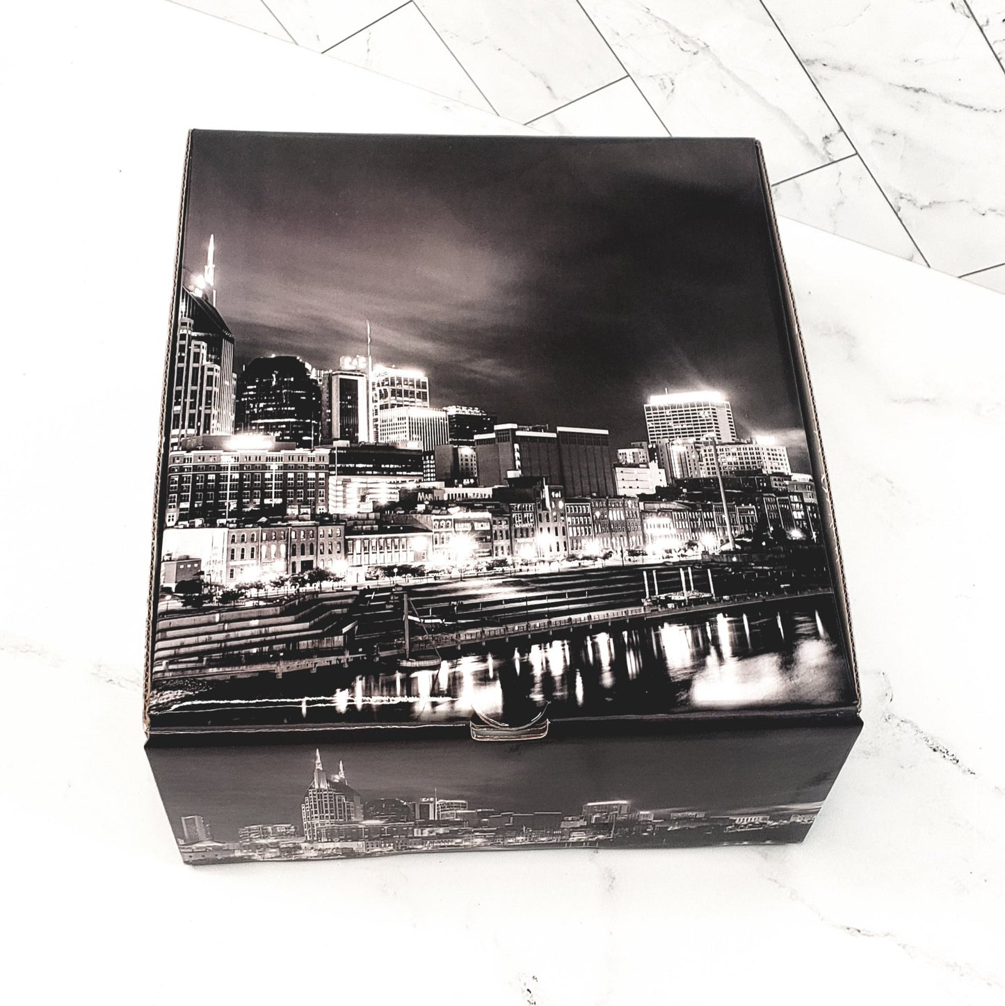 Nashville Waterfront Gift Box (Recommend 7-9 items)